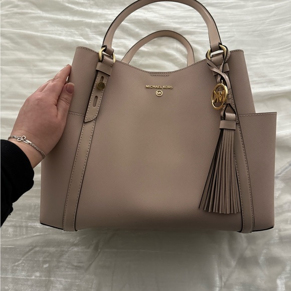 Michael Kors Sullivan Tote Bag - Picture 6 of 9